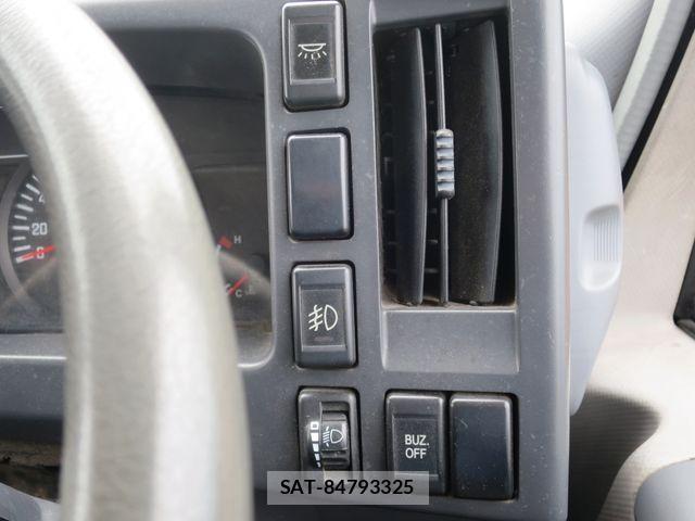 Isuzu ELF TRUCK 2010-12 8883558-19