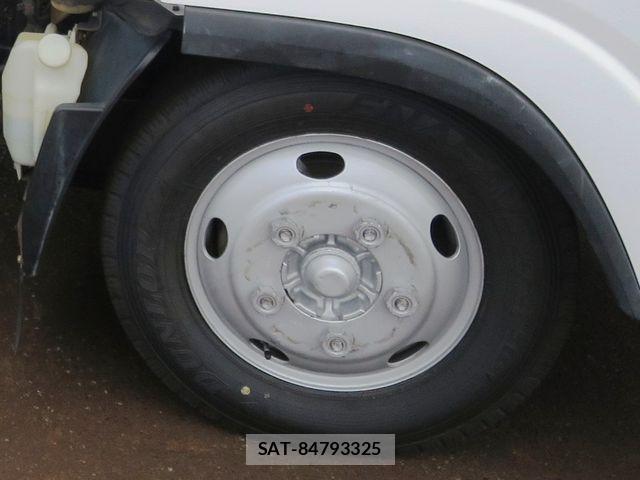 Isuzu ELF TRUCK 2010-12 8883558-23