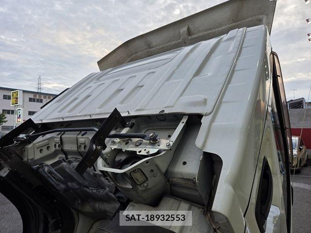 Isuzu ELF TRUCK 2018-09 8883569-21