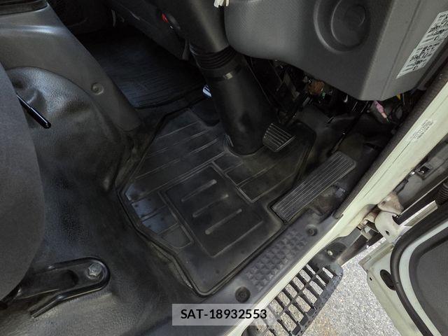 Isuzu ELF TRUCK 2018-09 8883569-29