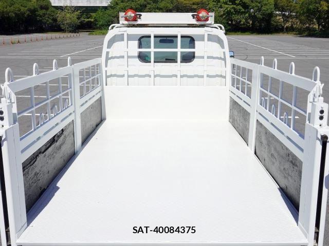 Isuzu ELF TRUCK 2014-09 8883566-3