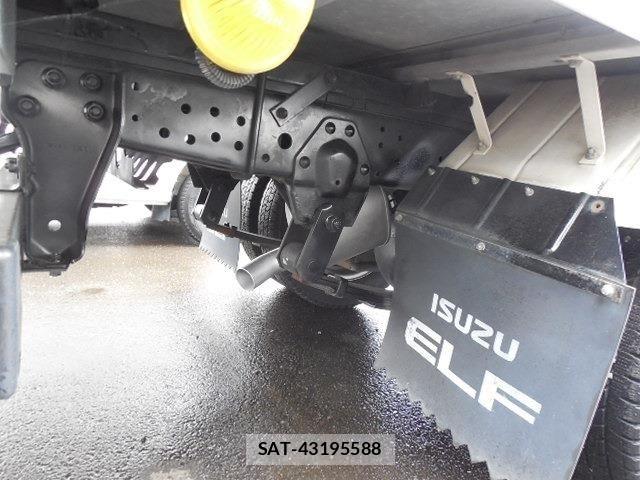 Isuzu ELF TRUCK 2012-06 8883575-11