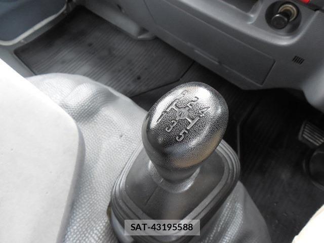 Isuzu ELF TRUCK 2012-06 8883575-28
