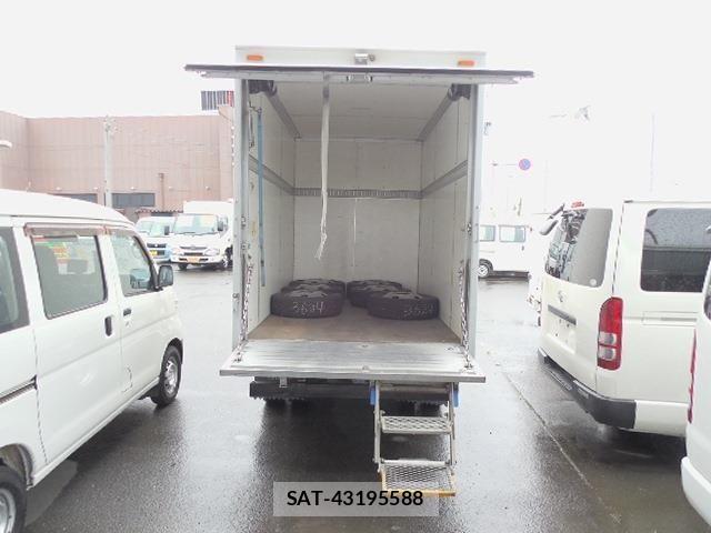 Isuzu ELF TRUCK 2012-06 8883575-7