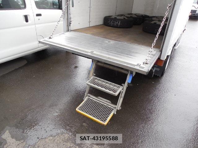 Isuzu ELF TRUCK 2012-06 8883575-8