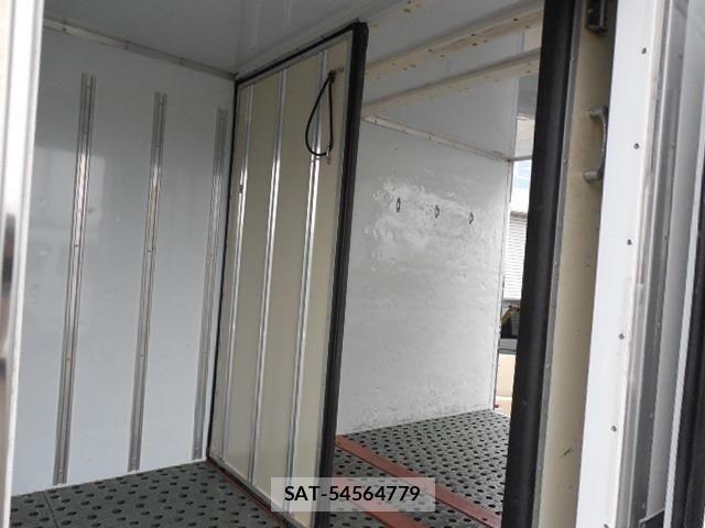 Isuzu ELF TRUCK 2014-04 8883571-12