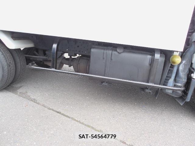 Isuzu ELF TRUCK 2014-04 8883571-15