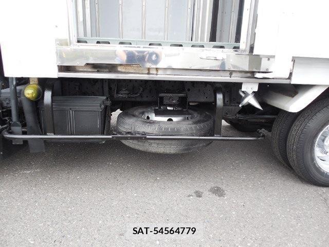 Isuzu ELF TRUCK 2014-04 8883571-16