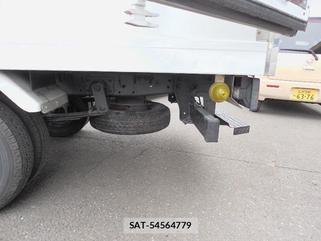 Isuzu ELF TRUCK 2014-04 8883571-17