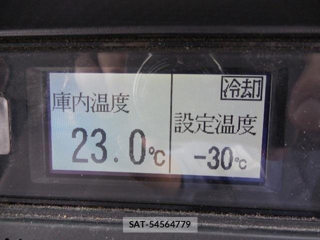 Isuzu ELF TRUCK 2014-04 8883571-24
