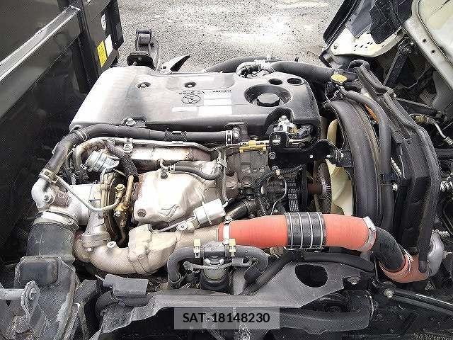 Isuzu ELF TRUCK 2012-05 8883563-14
