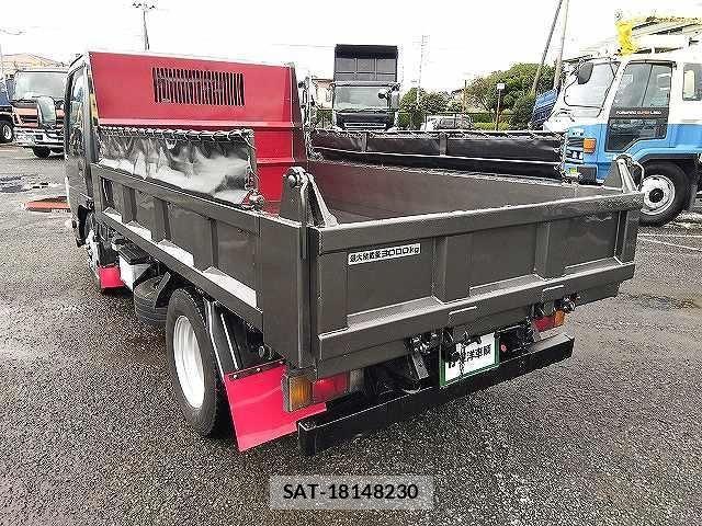 Isuzu ELF TRUCK 2012-05 8883563-3