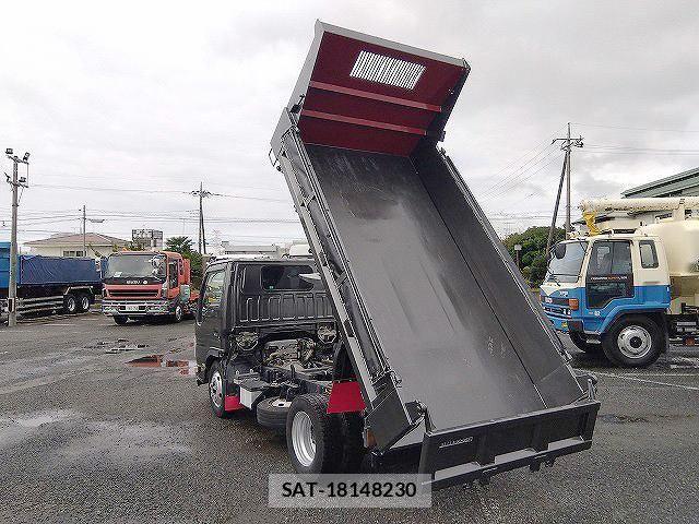 Isuzu ELF TRUCK 2012-05 8883563-5