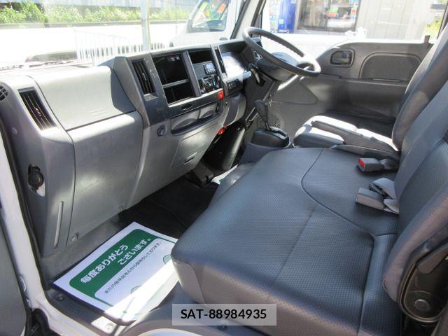 Isuzu ELF TRUCK 2019-06 8883564-11