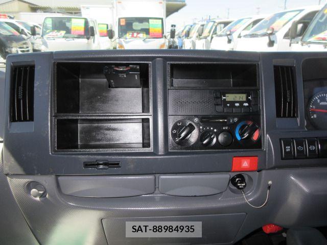 Isuzu ELF TRUCK 2019-06 8883564-13