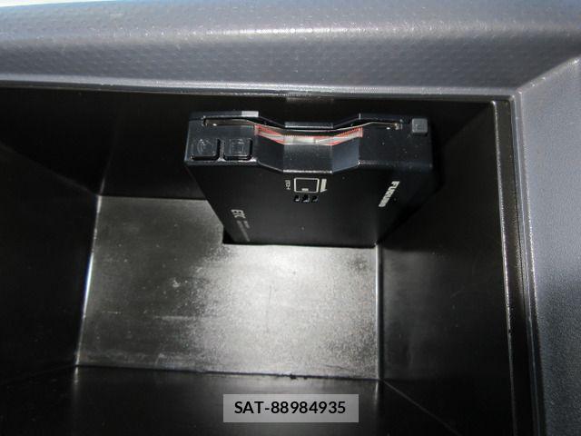 Isuzu ELF TRUCK 2019-06 8883564-14