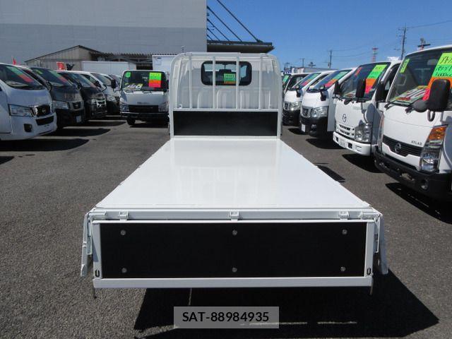 Isuzu ELF TRUCK 2019-06 8883564-17