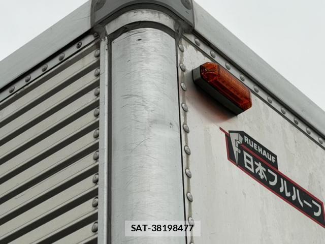 Isuzu ELF TRUCK 2018-08 8883562-11