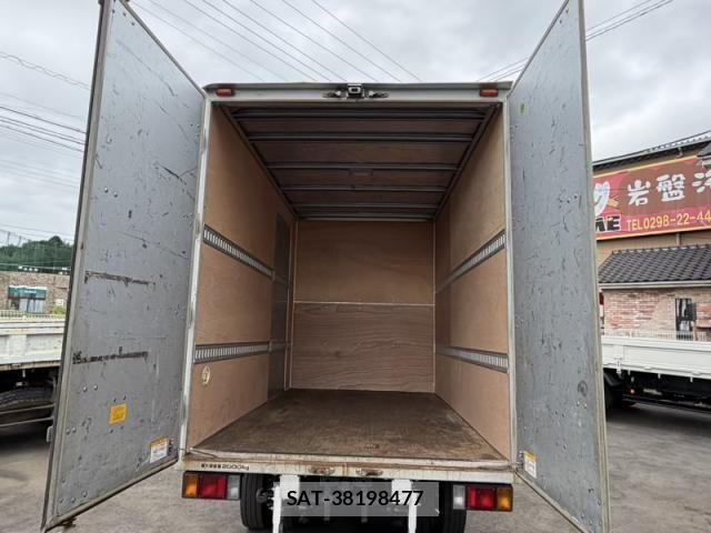 Isuzu ELF TRUCK 2018-08 8883562-13