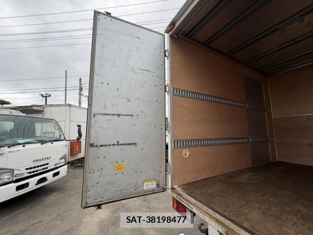 Isuzu ELF TRUCK 2018-08 8883562-15