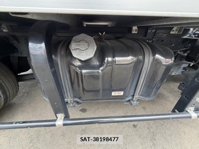 Isuzu ELF TRUCK 2018-08 8883562-25