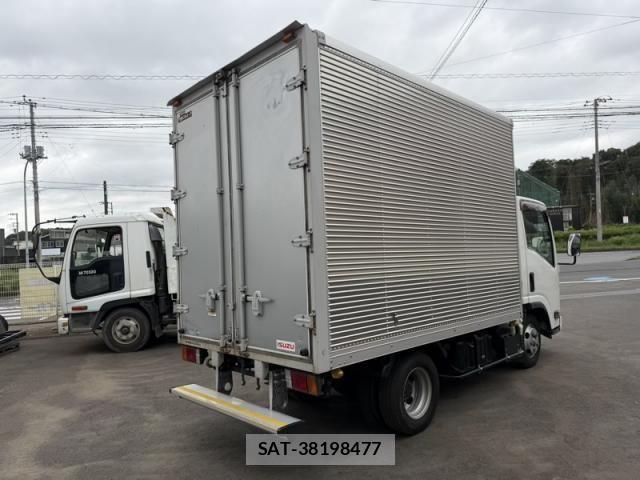 Isuzu ELF TRUCK 2018-08 8883562-4