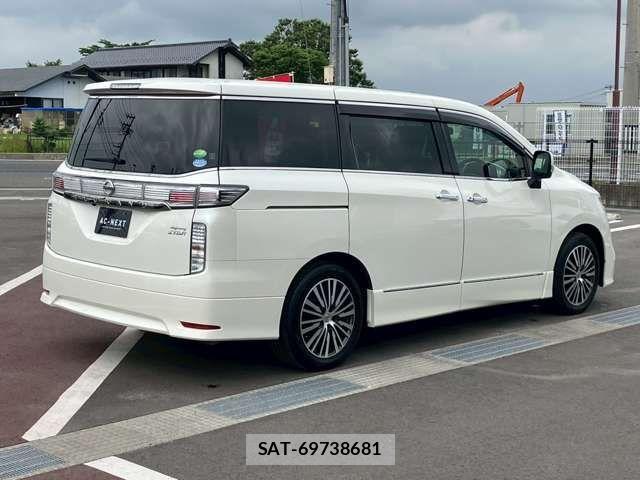 Nissan ELGRAND 2018-09 1164830-17