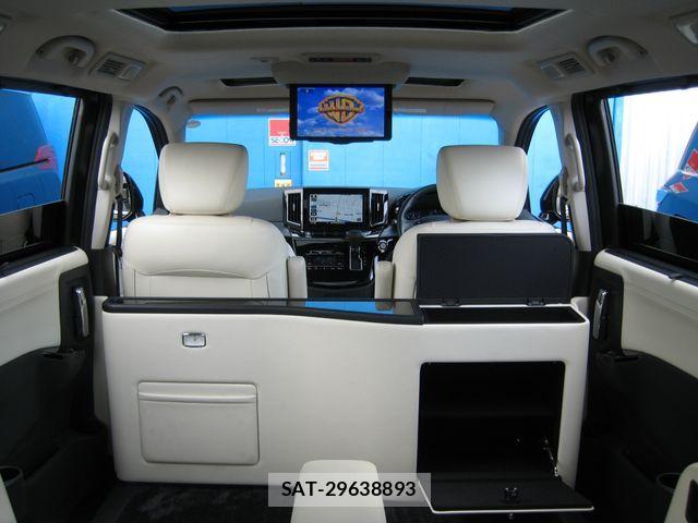 Nissan ELGRAND 2023-08 1256622-18