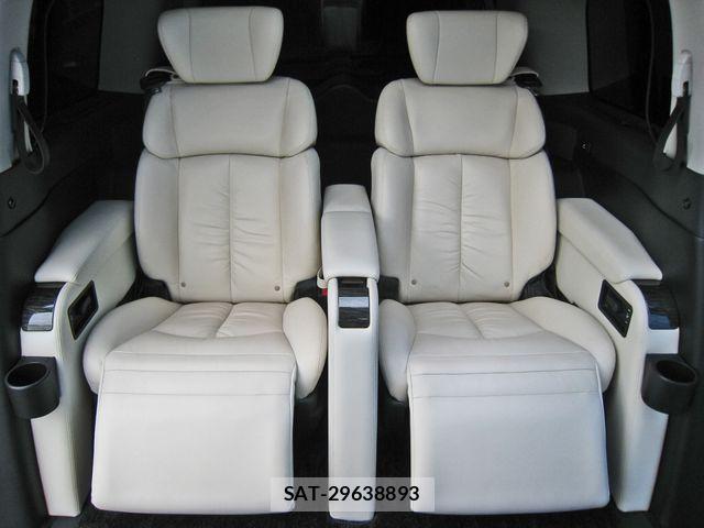 Nissan ELGRAND 2023-08 1256622-24