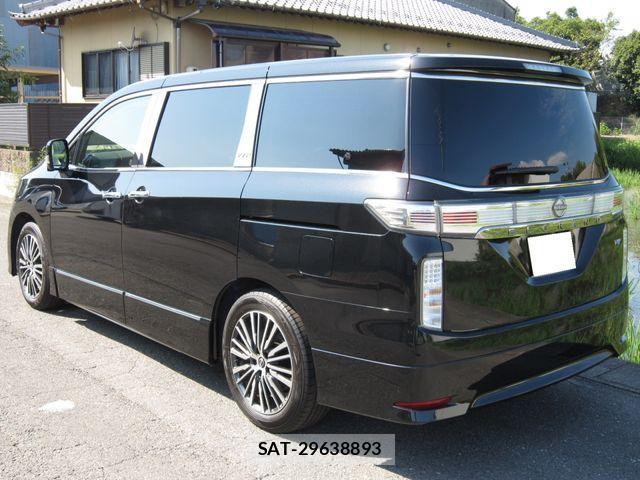 Nissan ELGRAND 2023-08 1256622-3