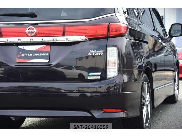 Nissan ELGRAND 2013-09 1299228-18