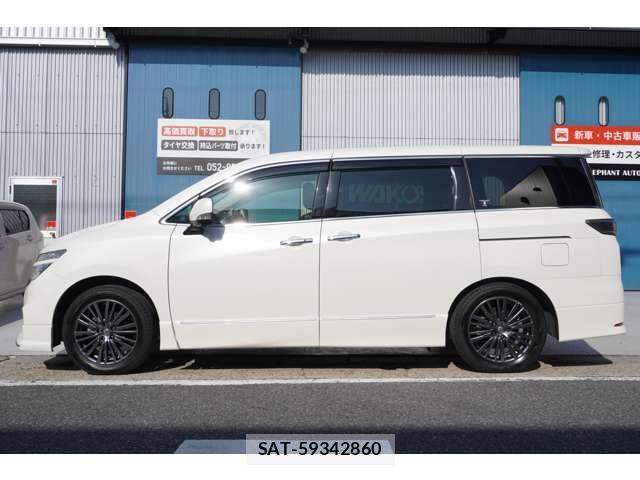 Nissan ELGRAND 2018-02 1301582-9