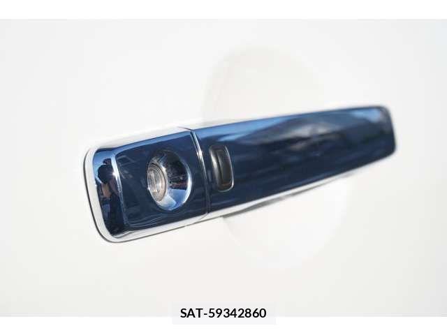 Nissan ELGRAND 2018-02 1301582-11