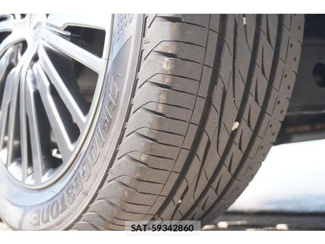 Nissan ELGRAND 2018-02 1301582-18