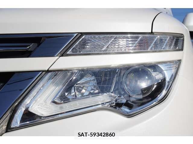 Nissan ELGRAND 2018-02 1301582-5