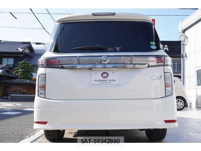 Nissan ELGRAND 2018-02 1301582-7