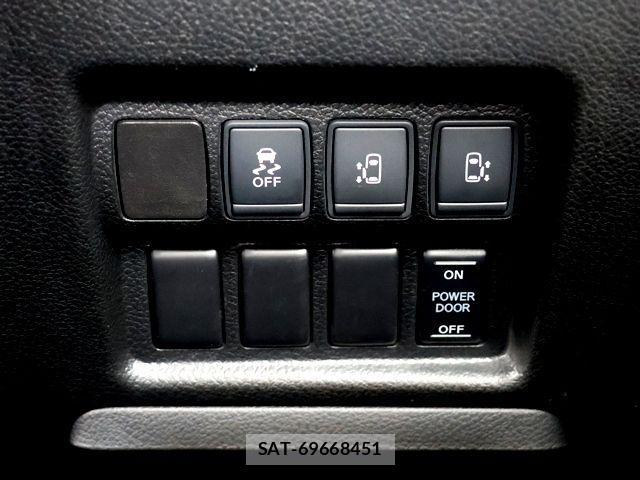 Nissan ELGRAND 2016-03 1354021-21