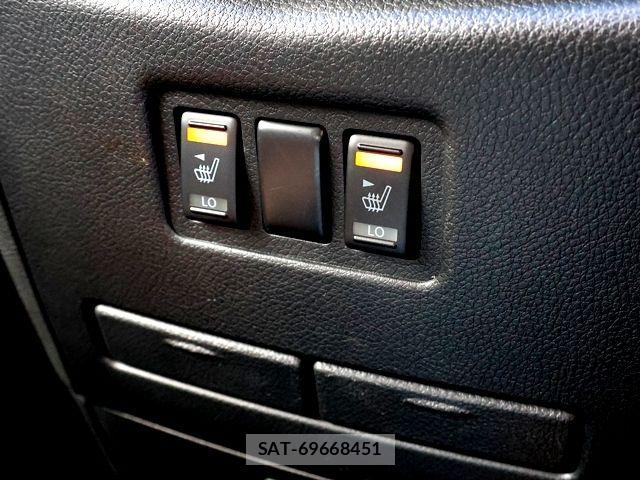 Nissan ELGRAND 2016-03 1354021-23