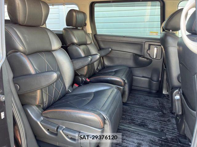 Nissan ELGRAND 2014-03 1445454-11