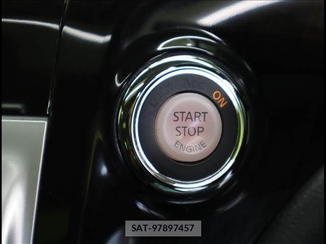 Nissan ELGRAND 2018-06 1585361-13