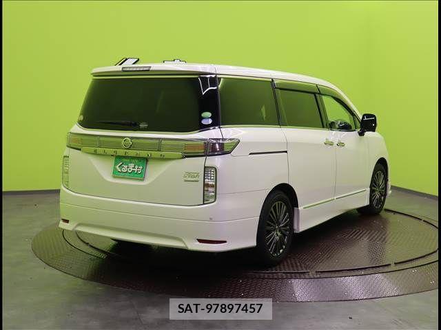 Nissan ELGRAND 2018-06 1585361-1
