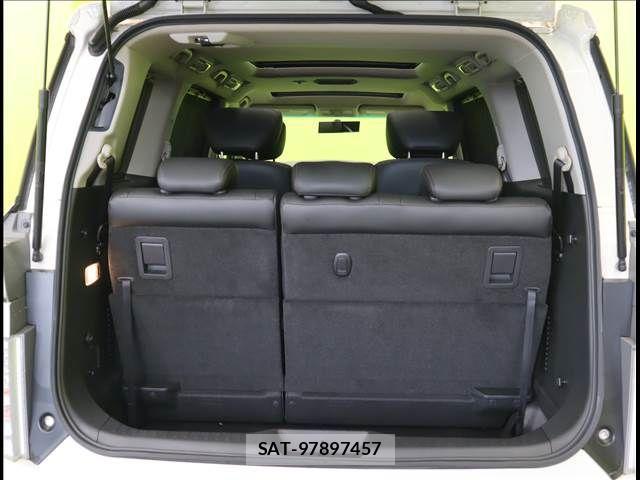 Nissan ELGRAND 2018-06 1585361-26