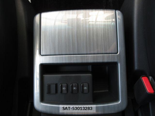 Nissan ELGRAND 2019-02 1659641-22