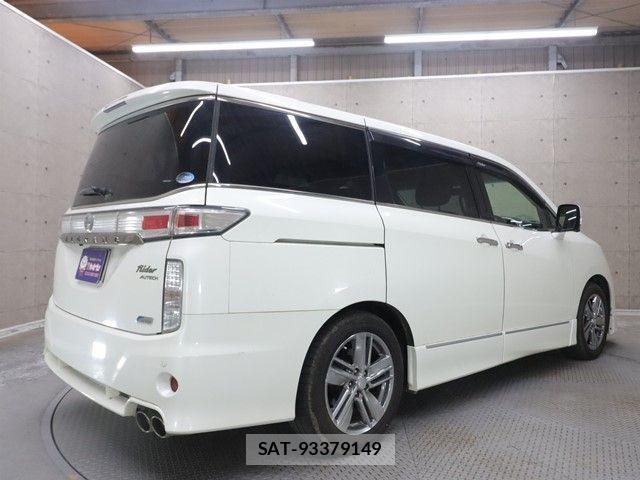 Nissan ELGRAND 2013-01 2008613-1