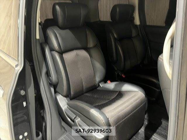 Nissan ELGRAND 2015-07 2486016-9