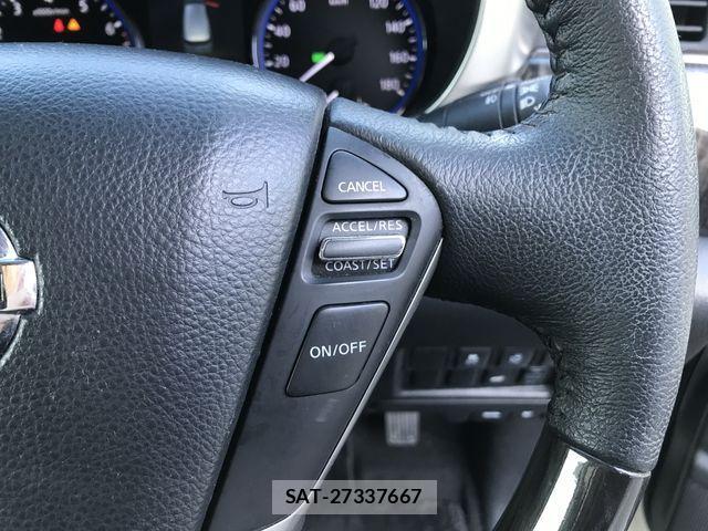 Nissan ELGRAND 2017-07 3714124-17
