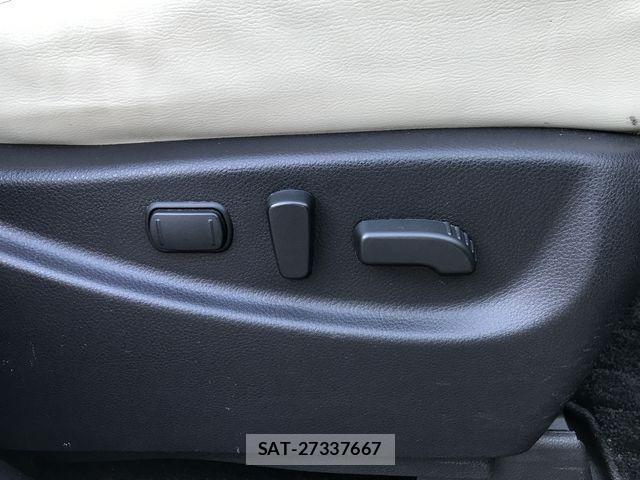 Nissan ELGRAND 2017-07 3714124-23
