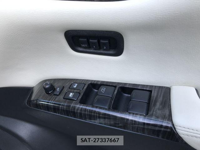 Nissan ELGRAND 2017-07 3714124-24