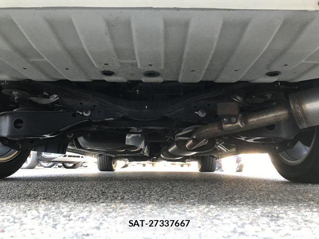 Nissan ELGRAND 2017-07 3714124-29