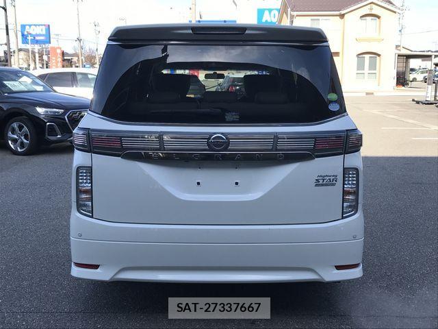 Nissan ELGRAND 2017-07 3714124-5